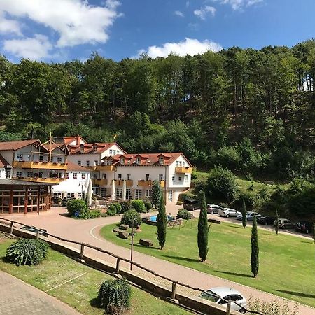 Schlosshotel לנדסטול מראה חיצוני תמונה