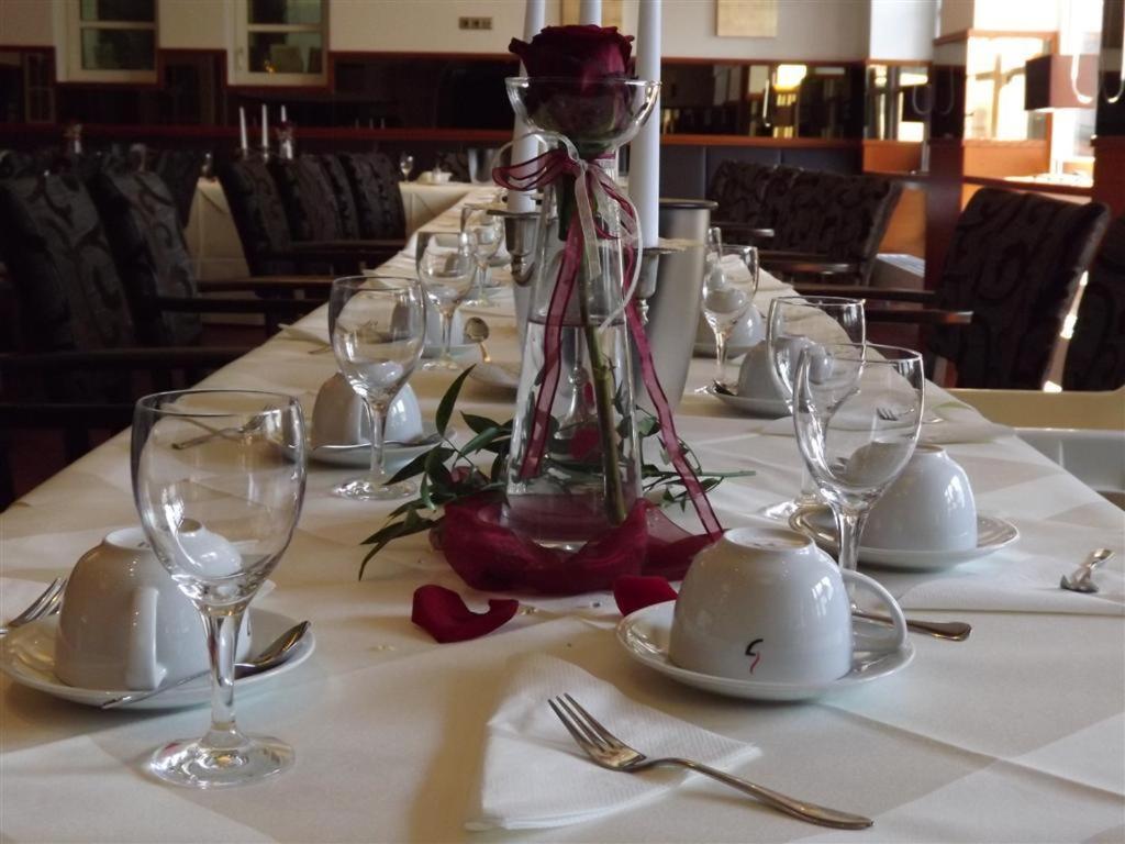 Schlosshotel לנדסטול מראה חיצוני תמונה