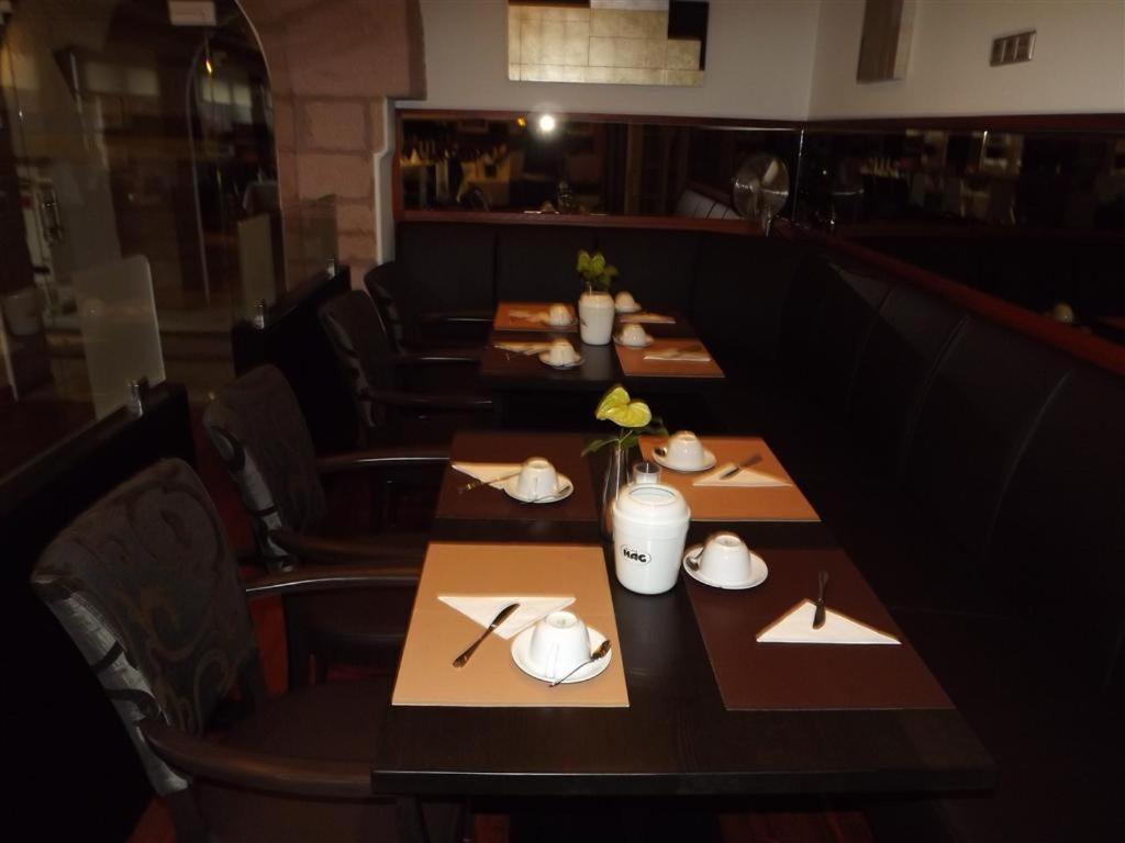 Schlosshotel לנדסטול מראה חיצוני תמונה