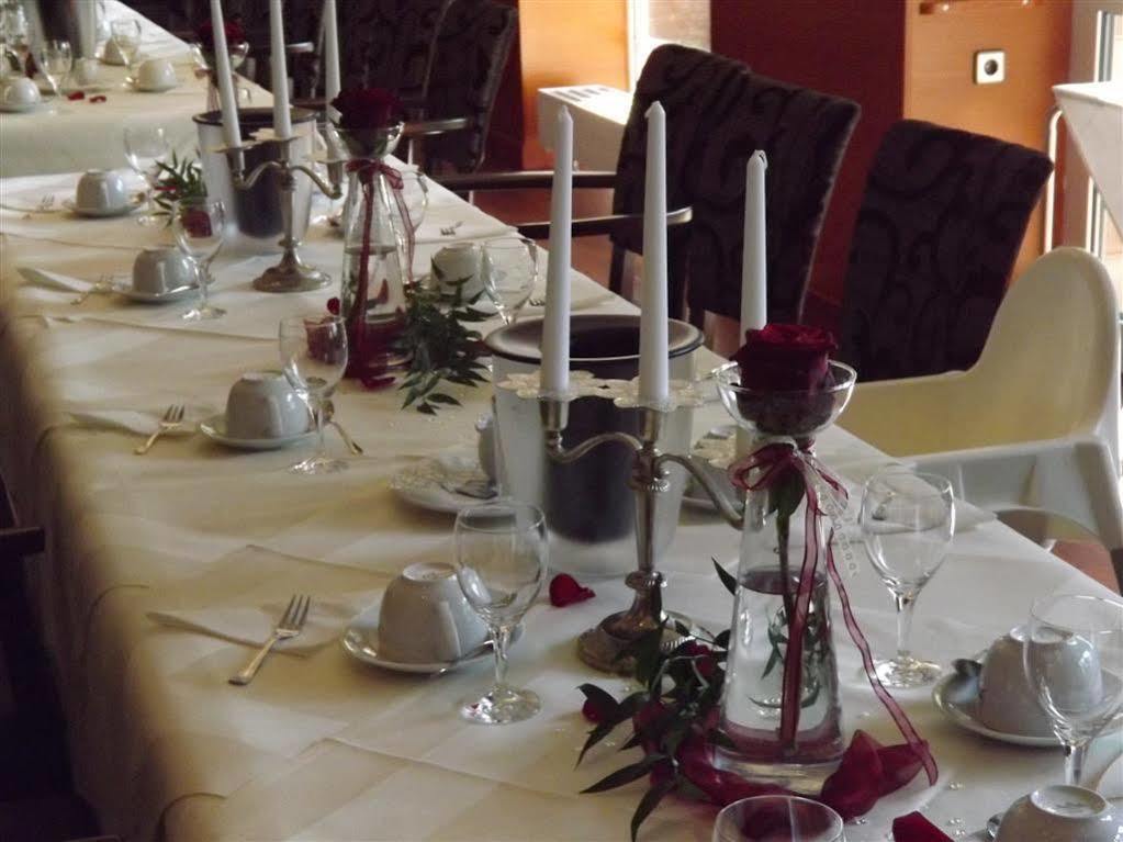 Schlosshotel לנדסטול מראה חיצוני תמונה