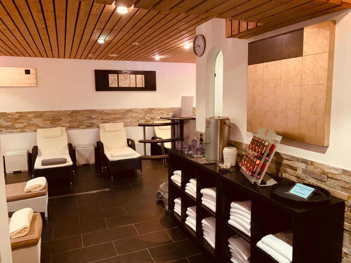Schlosshotel לנדסטול מראה חיצוני תמונה