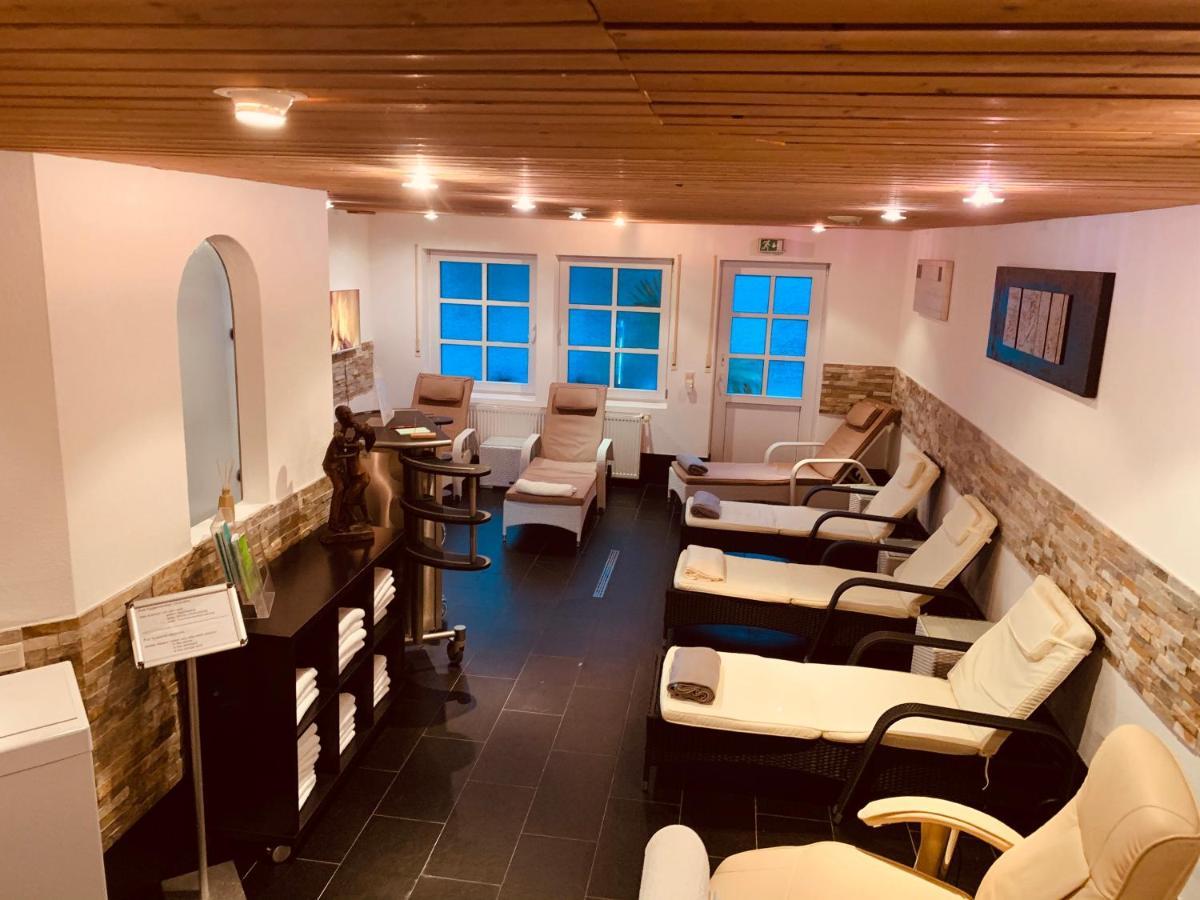 Schlosshotel לנדסטול מראה חיצוני תמונה