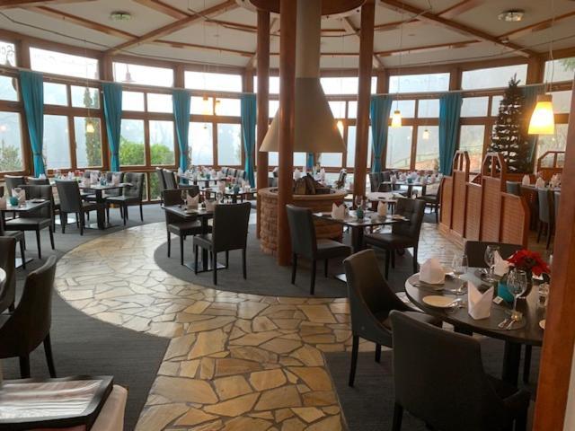Schlosshotel לנדסטול מראה חיצוני תמונה