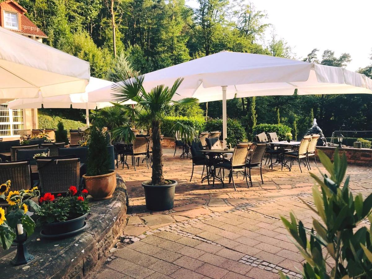 Schlosshotel לנדסטול מראה חיצוני תמונה
